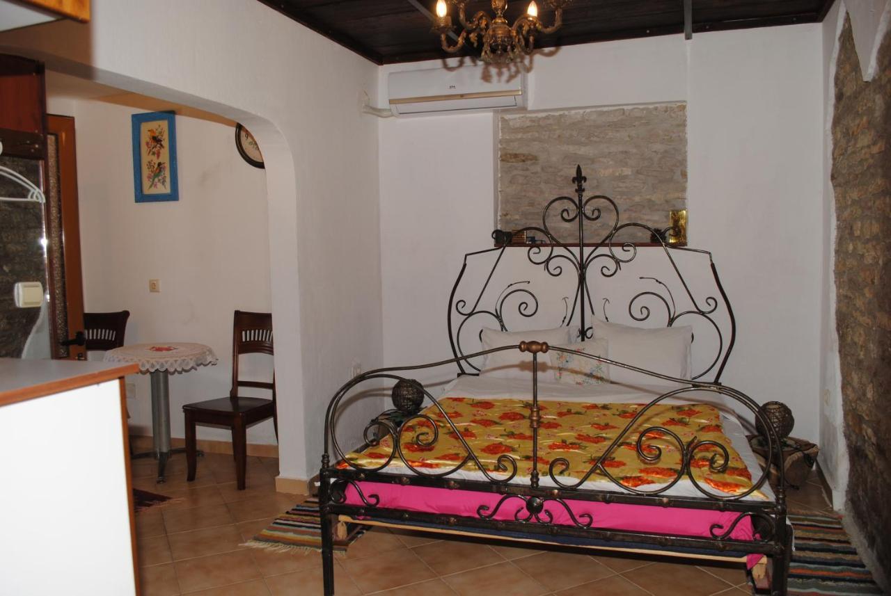 Guesthouse Mele Gjirokastër Extérieur photo