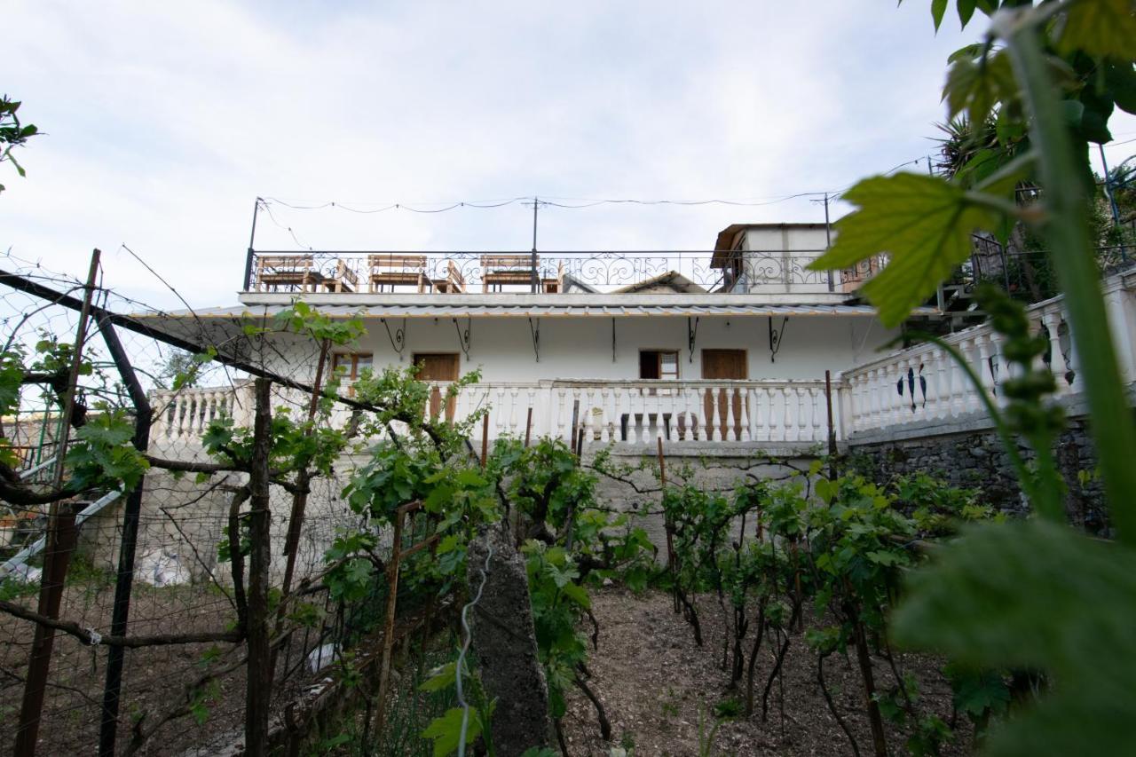 Guesthouse Mele Gjirokastër Extérieur photo