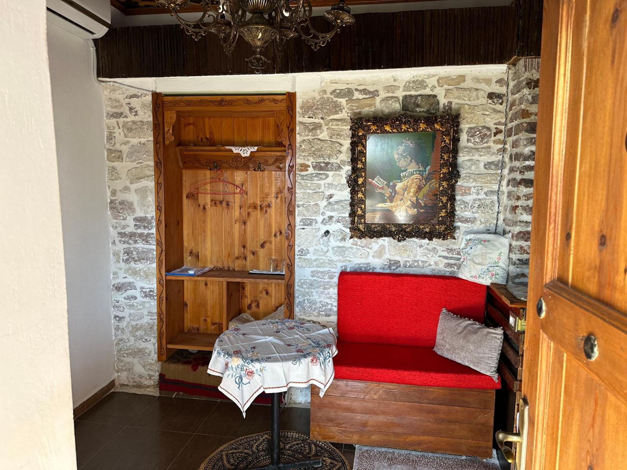 Guesthouse Mele Gjirokastër Extérieur photo