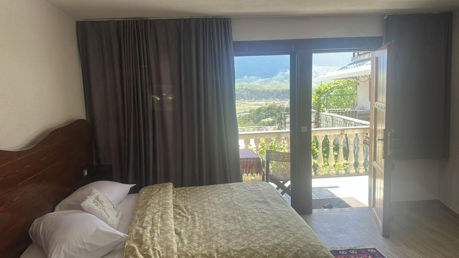Guesthouse Mele Gjirokastër Extérieur photo