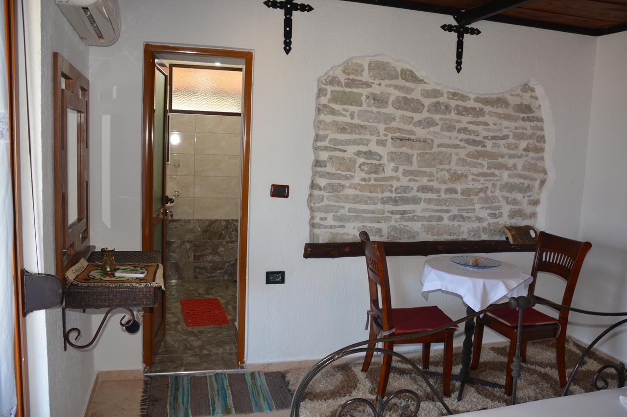 Guesthouse Mele Gjirokastër Extérieur photo