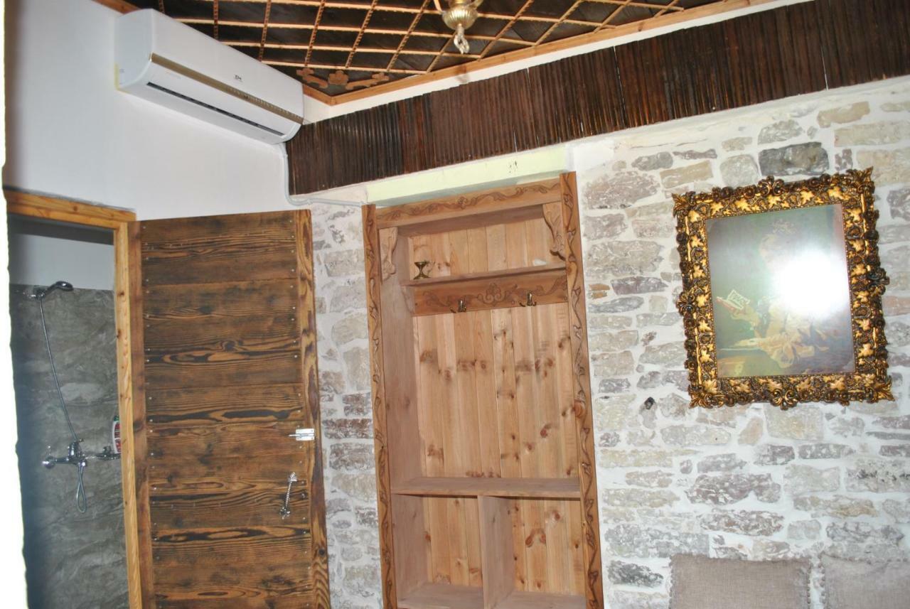 Guesthouse Mele Gjirokastër Extérieur photo