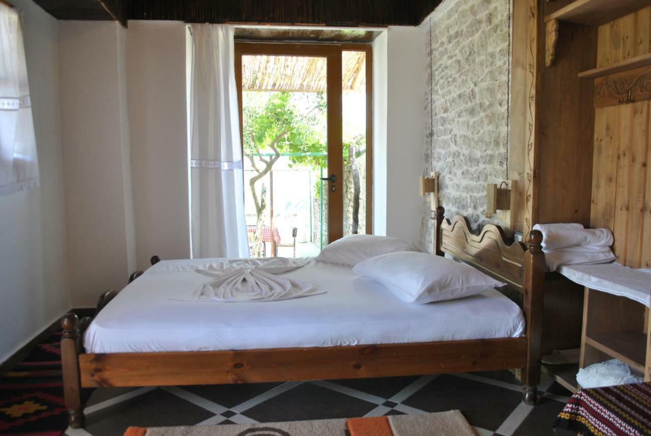 Guesthouse Mele Gjirokastër Extérieur photo